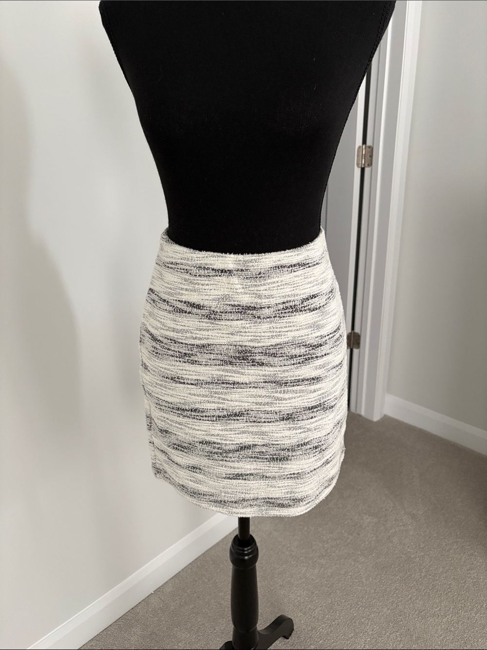 NWT Women's Black & White Textured Mini Skirt